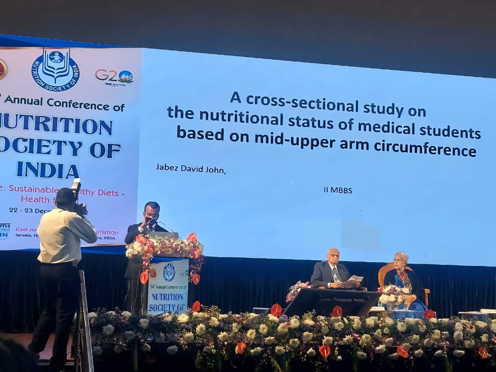 Jabez David John, II MBBS, presenting at the 54th Annual Conference of the Nutrition Society of India (ICMR-NIN), Hyderabad